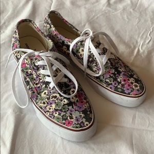 Floral Lace Up Sneaker Size 8